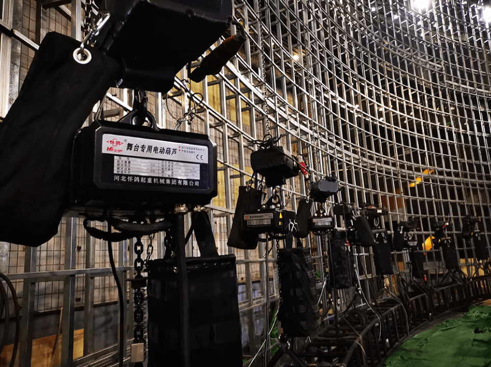 JDP Europe hoists & Equipment in action.