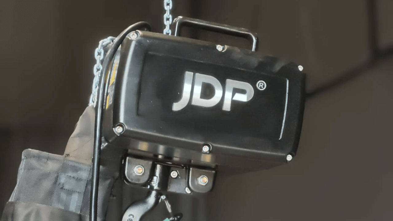 JDP D8 HOIST in action