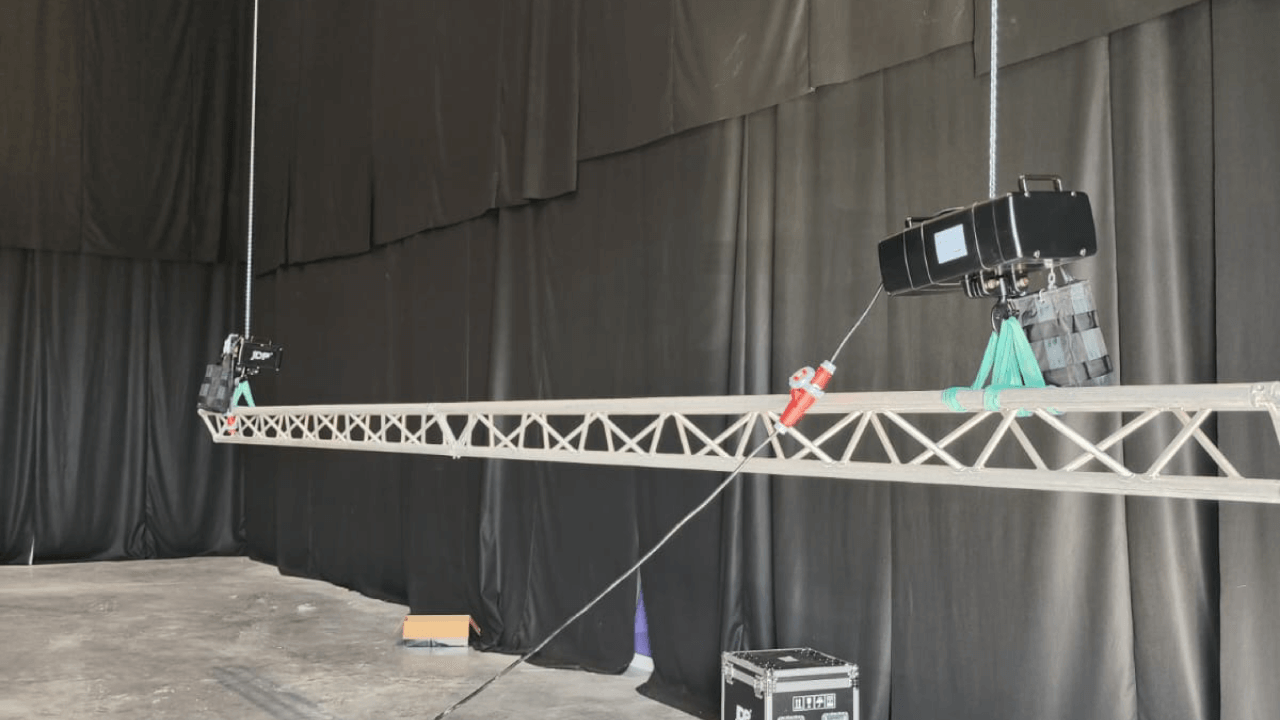 JDP D8 HOIST in action
